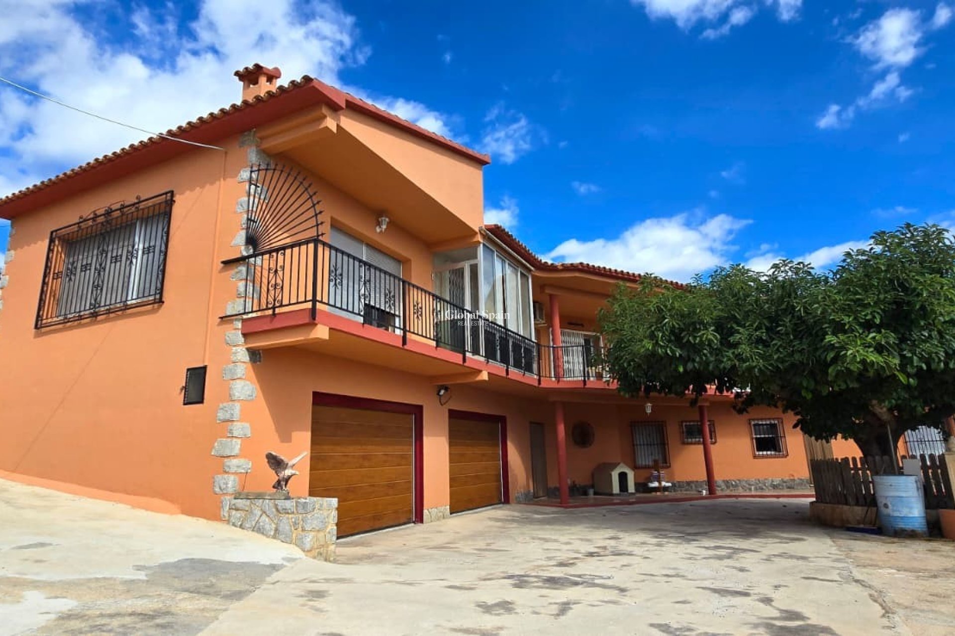 Wederverkoop - VILLA -
CALLOSA D'EN SARRIÀ - Callosa De Ensarrià