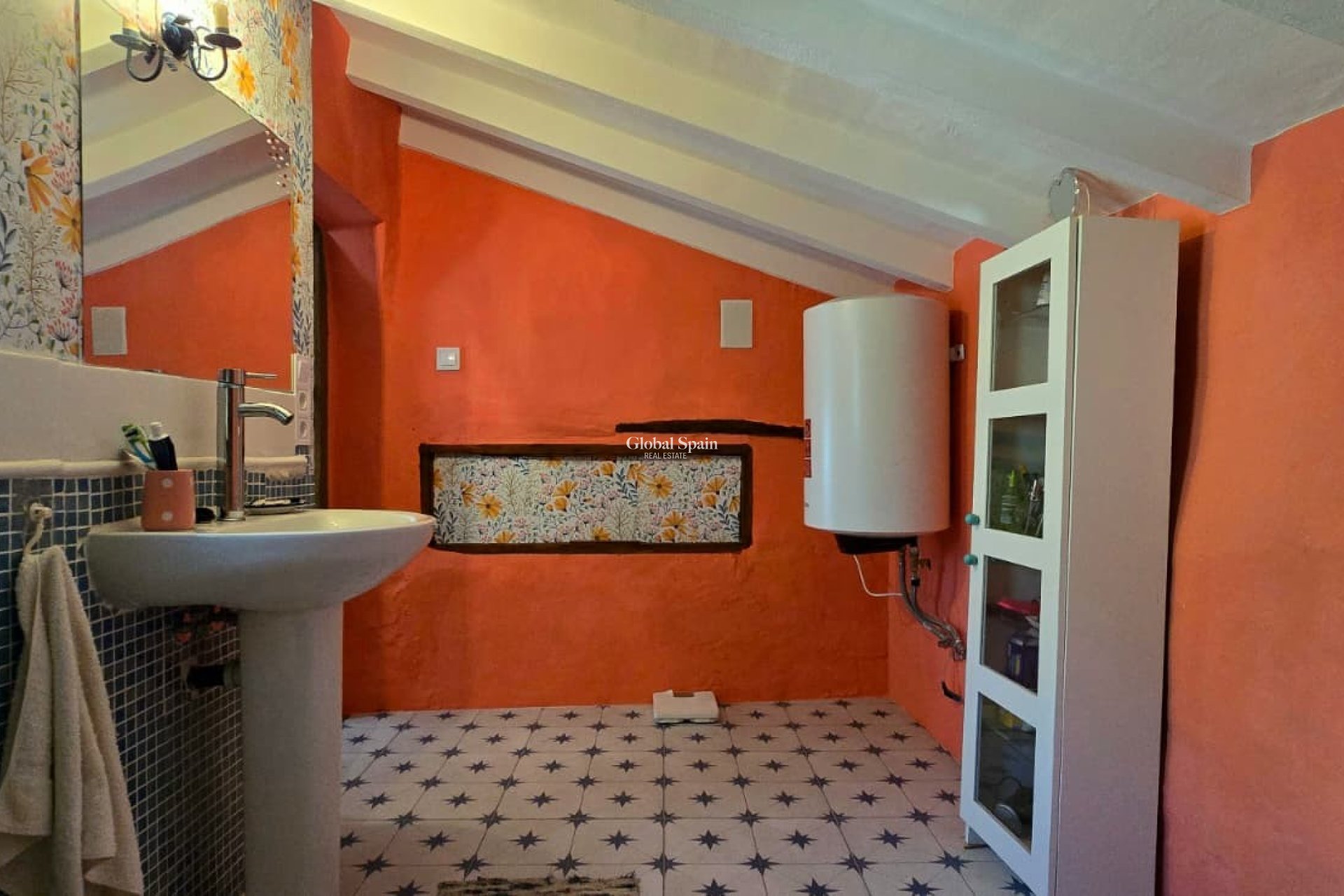 Wederverkoop - VILLA -
CALLOSA D'EN SARRIÀ - Callosa De Ensarrià
