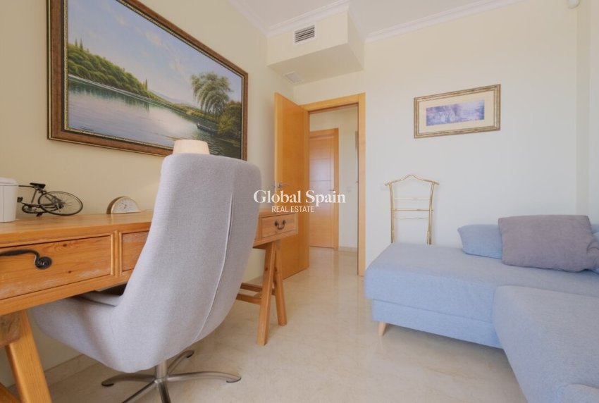 Wederverkoop - VILLA -
CALLOSA D'EN SARRIÀ - Costa Blanca