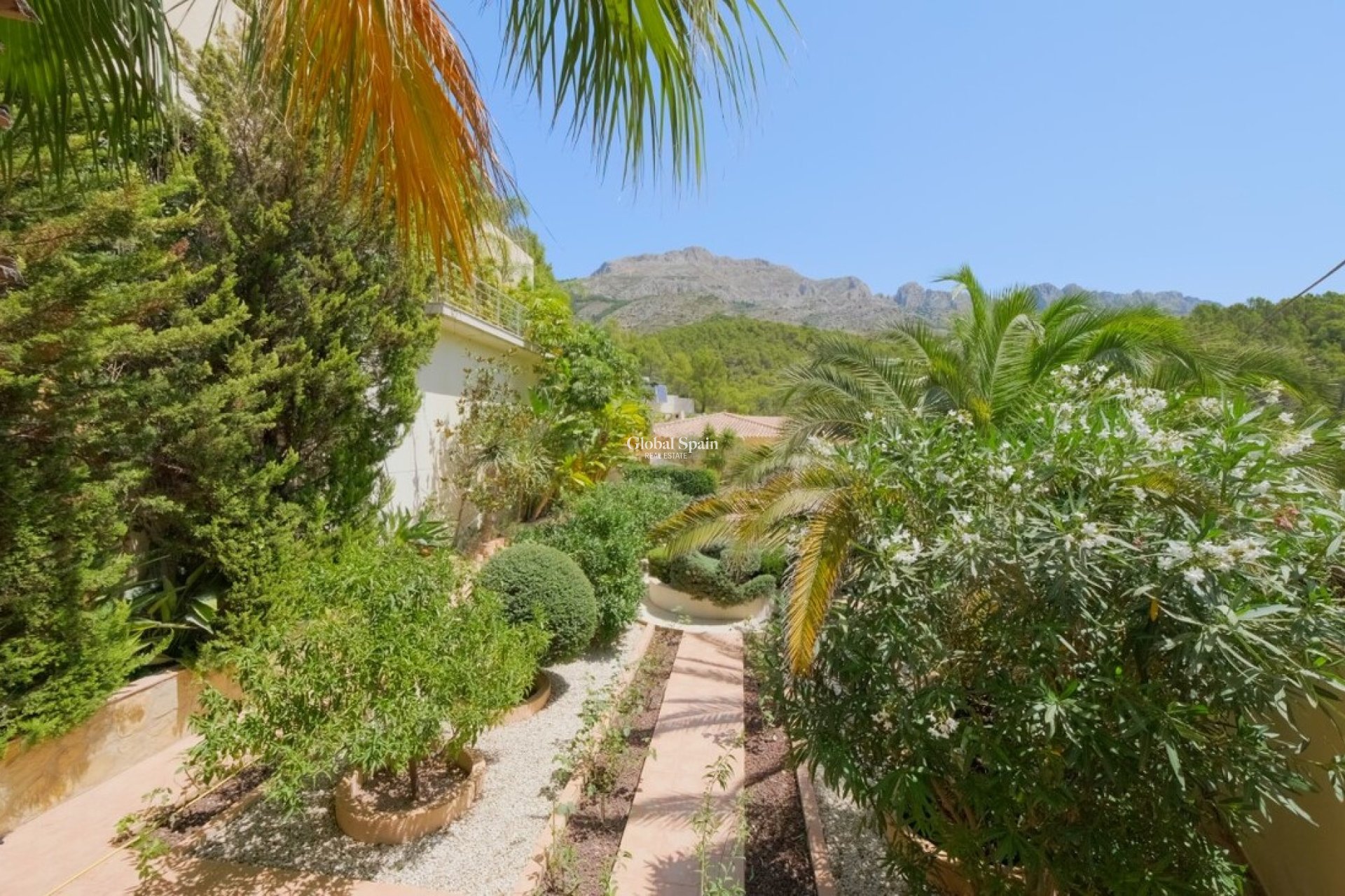 Wederverkoop - VILLA -
CALLOSA D'EN SARRIÀ - Costa Blanca