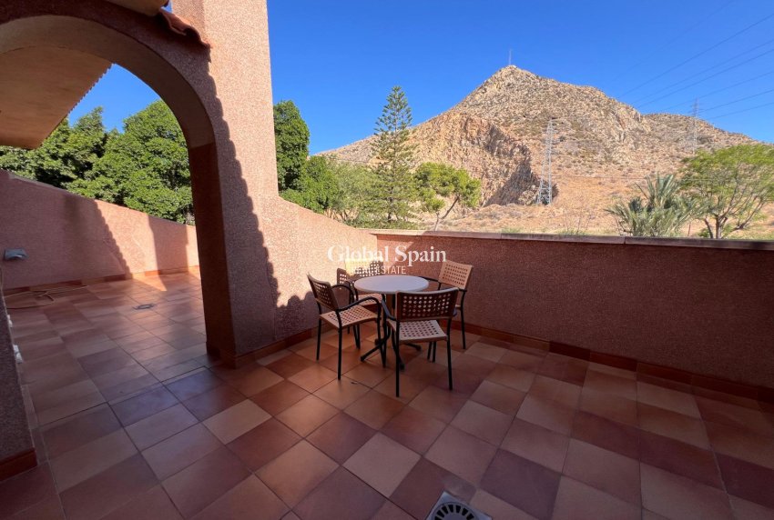 Wederverkoop - VILLA -
CALLOSA DEL SEGURA