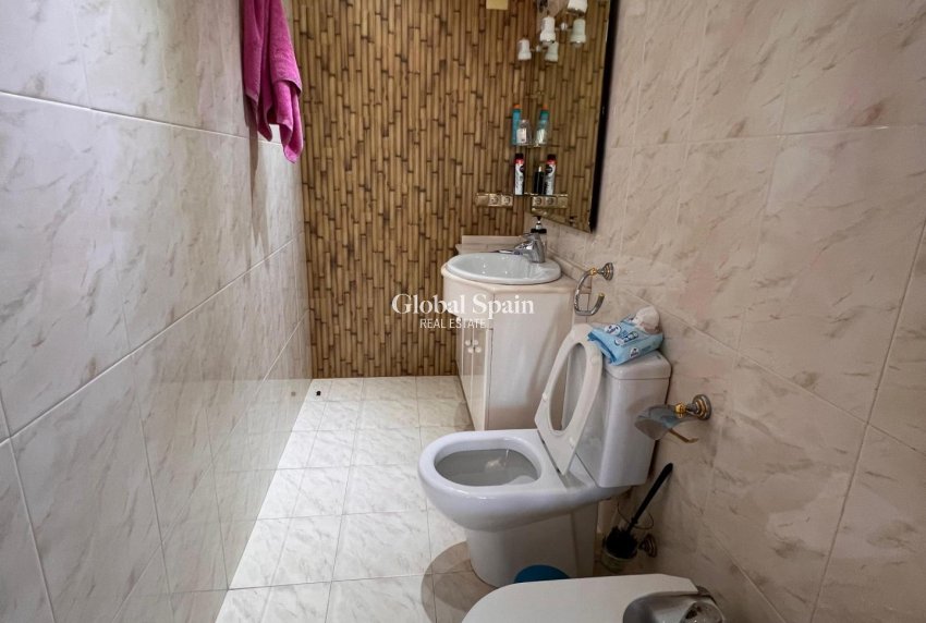 Wederverkoop - VILLA -
CALLOSA DEL SEGURA