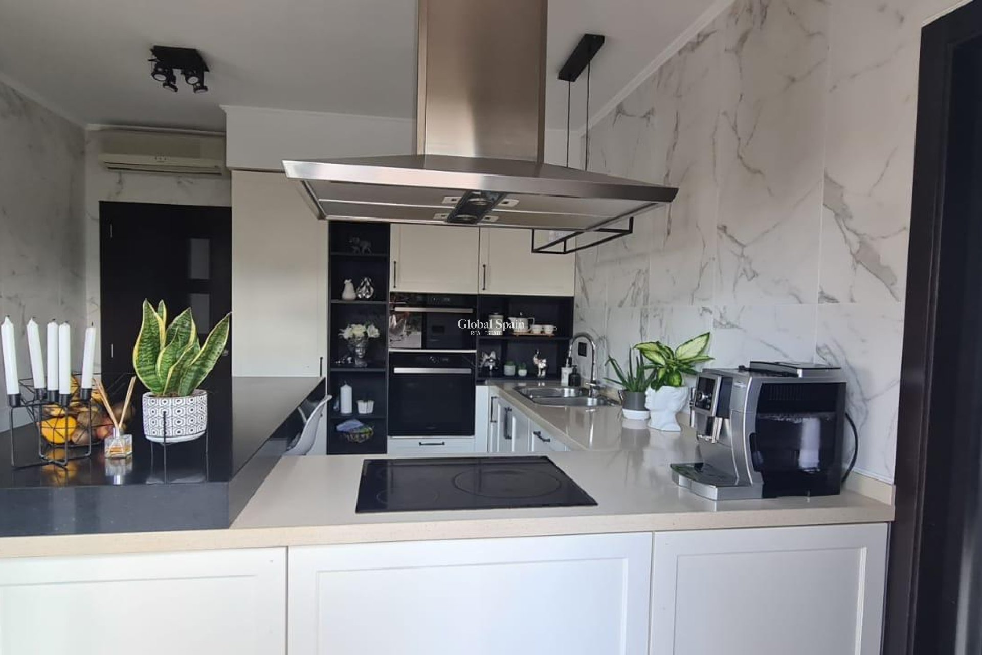 Wederverkoop - VILLA -
CALPE - Costa Blanca