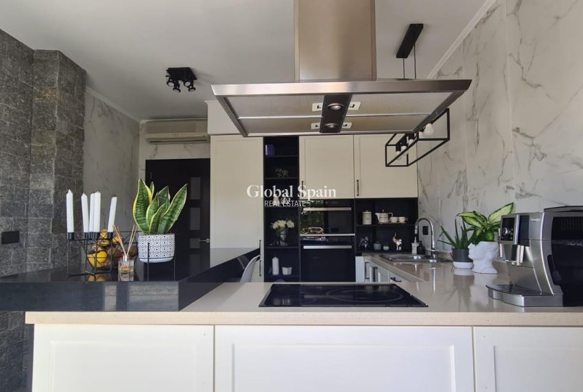 Wederverkoop - VILLA -
CALPE - Costa Blanca