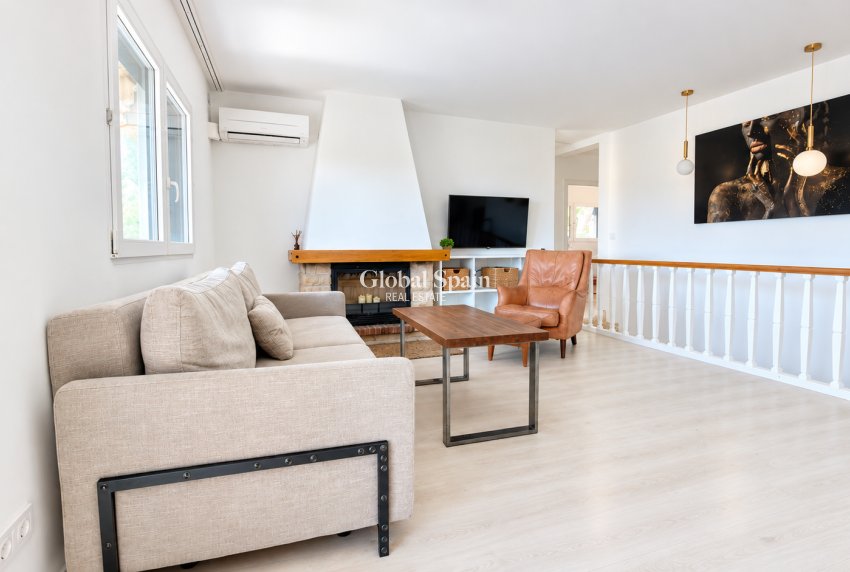 Wederverkoop - VILLA -
CALPE - Zona Levante - Playa Fossa