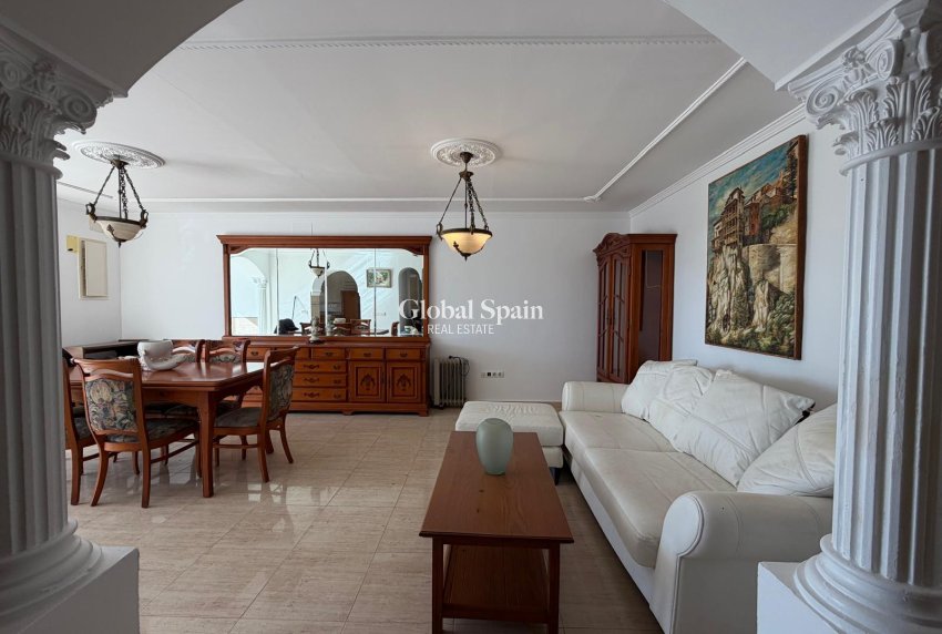 Wederverkoop - VILLA -
CALPE - Zona Playa del Bol - Puerto