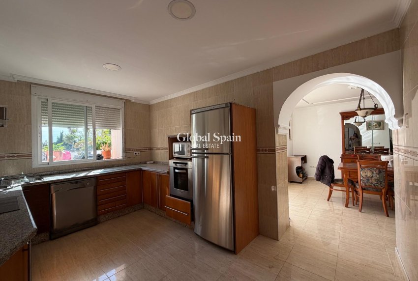 Wederverkoop - VILLA -
CALPE - Zona Playa del Bol - Puerto