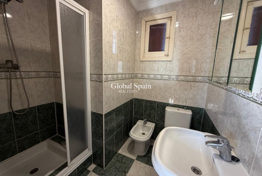 Wederverkoop - VILLA -
CALPE - Zona Playa del Bol - Puerto