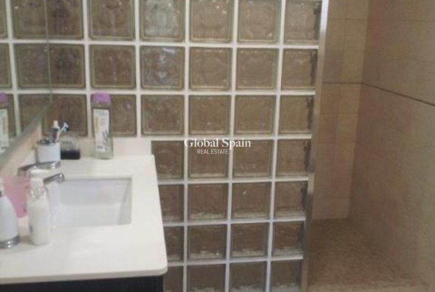 Wederverkoop - VILLA -
CAMPOAMOR - Costa Blanca