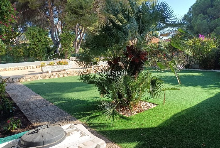 Wederverkoop - VILLA -
CAMPOAMOR - Costa Blanca