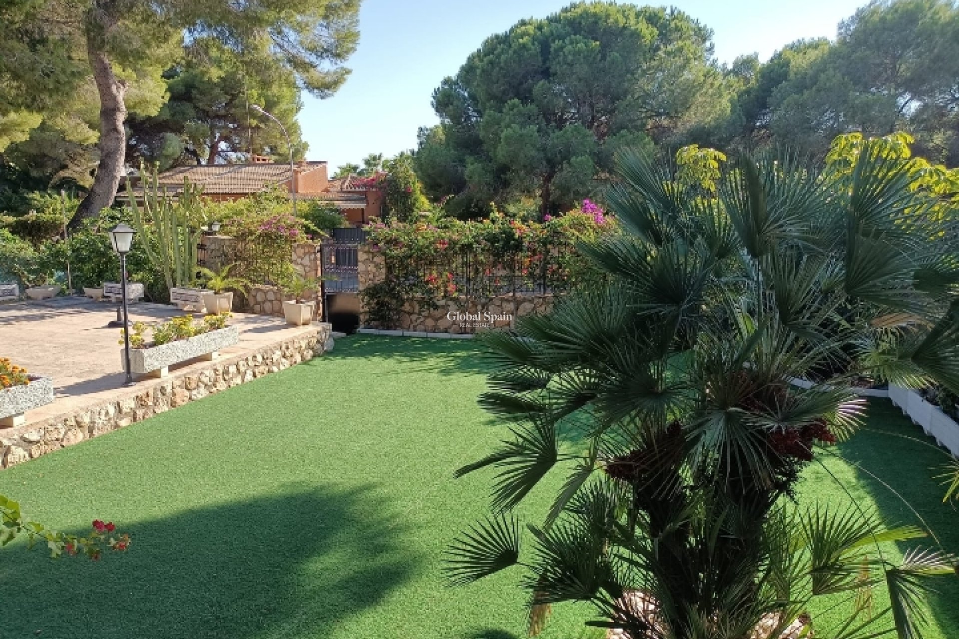 Wederverkoop - VILLA -
CAMPOAMOR - Costa Blanca