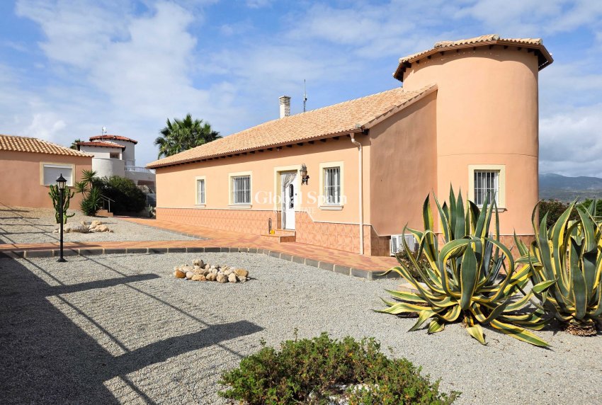 Wederverkoop - Villa -
Campos Del Rio