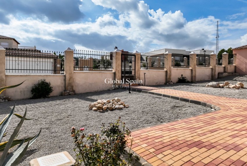 Wederverkoop - Villa -
Campos Del Rio