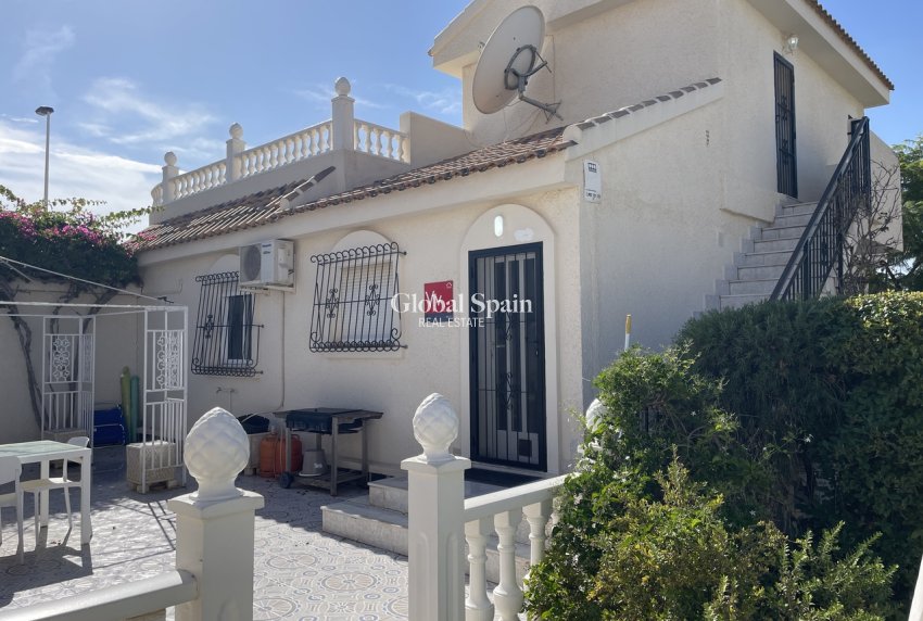 Wederverkoop - VILLA -
CAMPOSOL - Inland