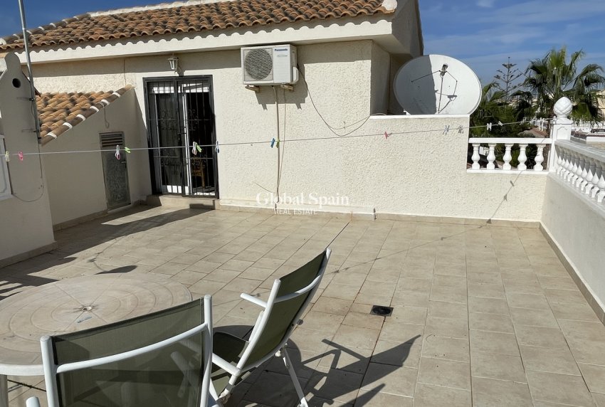 Wederverkoop - VILLA -
CAMPOSOL - Inland