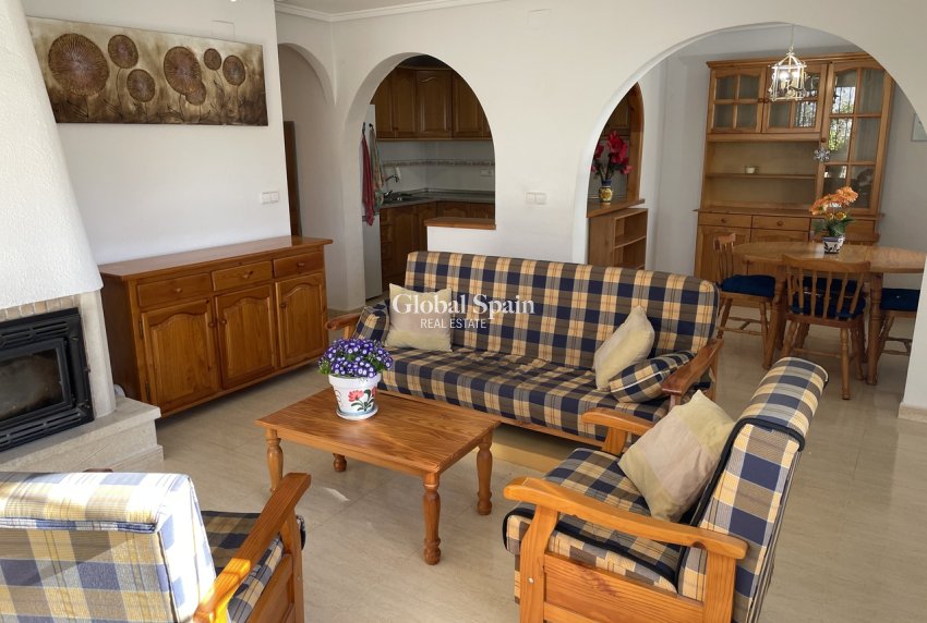 Wederverkoop - VILLA -
CAMPOSOL - Inland