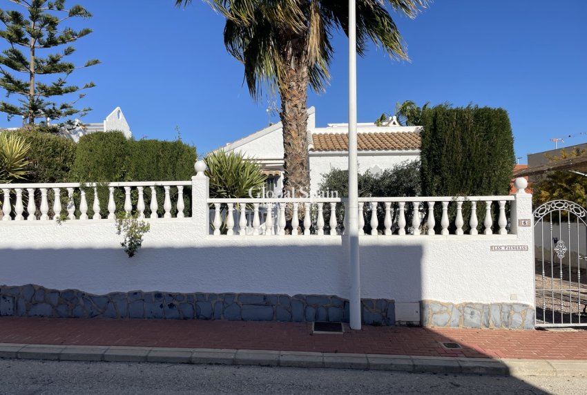 Wederverkoop - VILLA -
CAMPOSOL - Inland