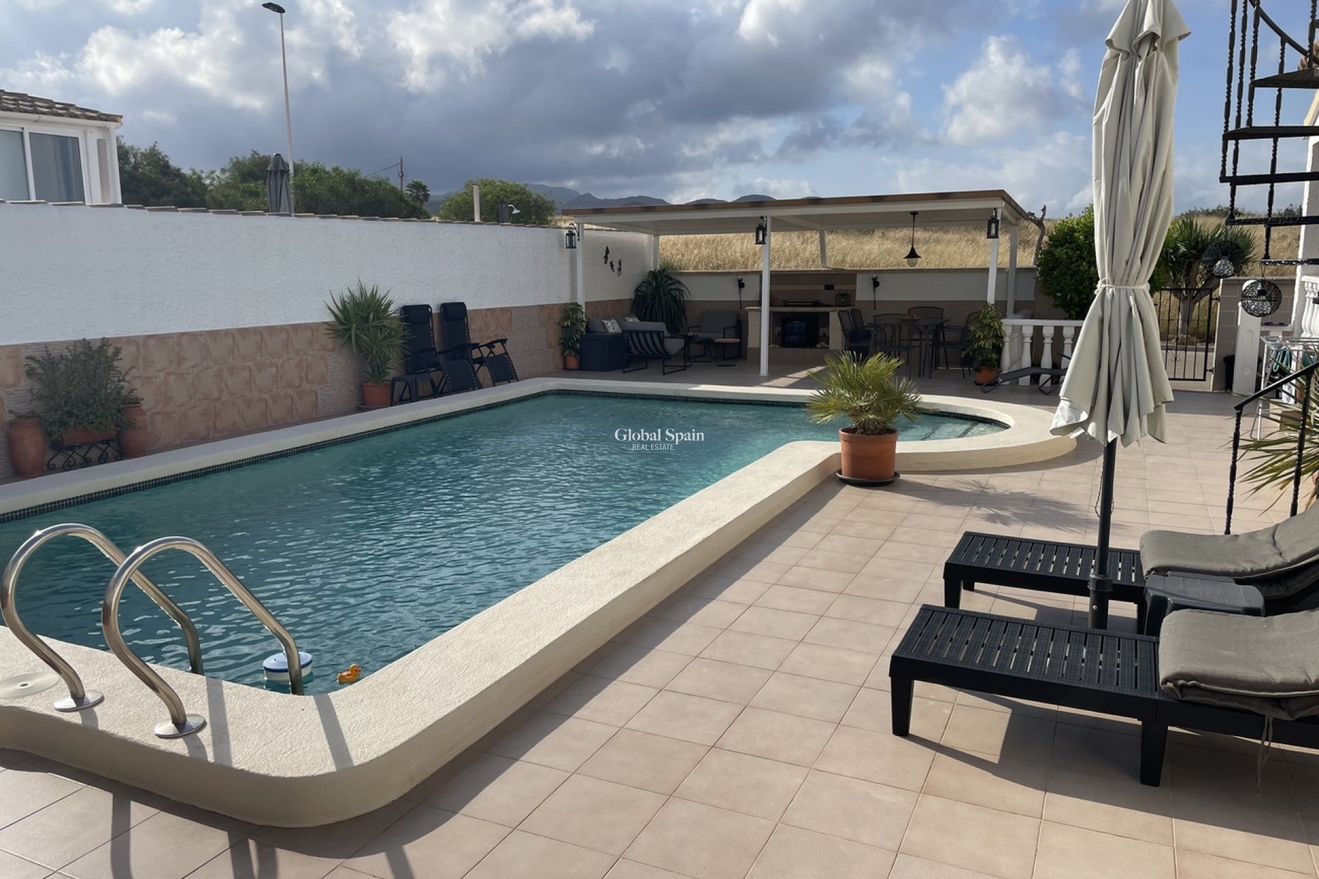 Wederverkoop - VILLA -
CAMPOSOL - Inland