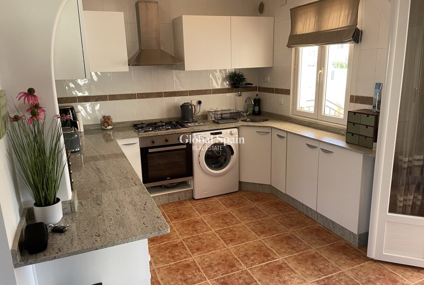 Wederverkoop - VILLA -
CAMPOSOL - Inland