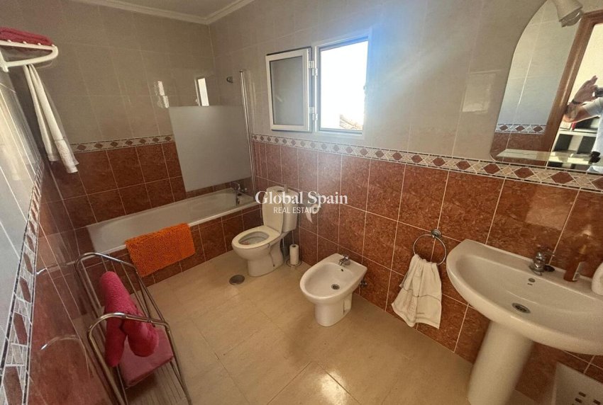 Wederverkoop - VILLA -
CAMPOSOL - Sector D