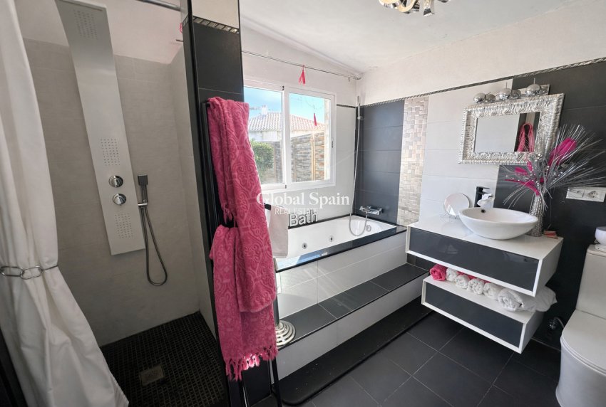 Wederverkoop - VILLA -
CASTALLA - Costa Blanca