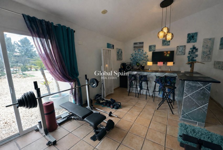 Wederverkoop - VILLA -
CASTALLA - Costa Blanca