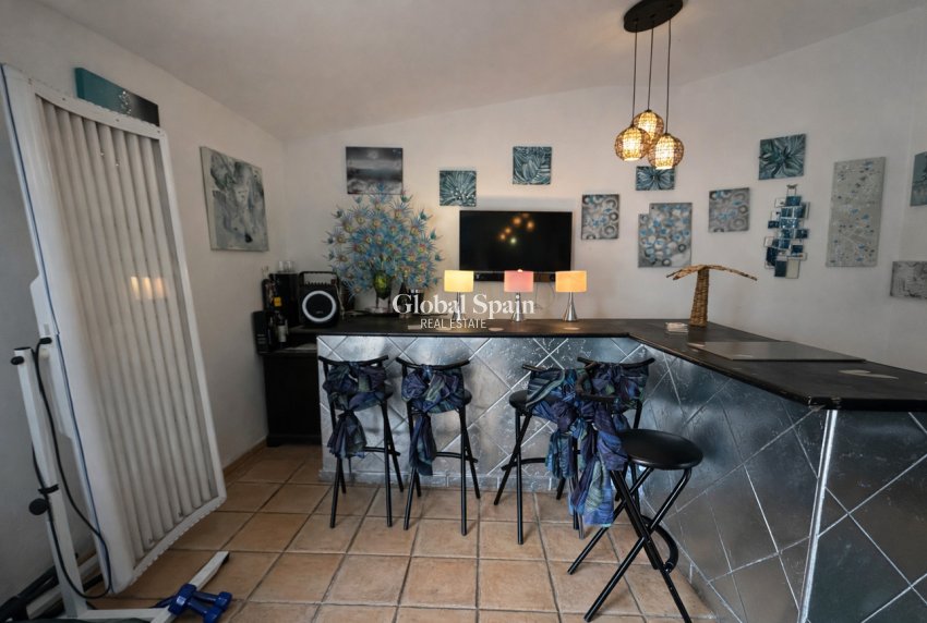 Wederverkoop - VILLA -
CASTALLA - Costa Blanca