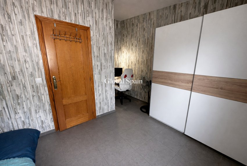 Wederverkoop - VILLA -
CASTALLA - Costa Blanca