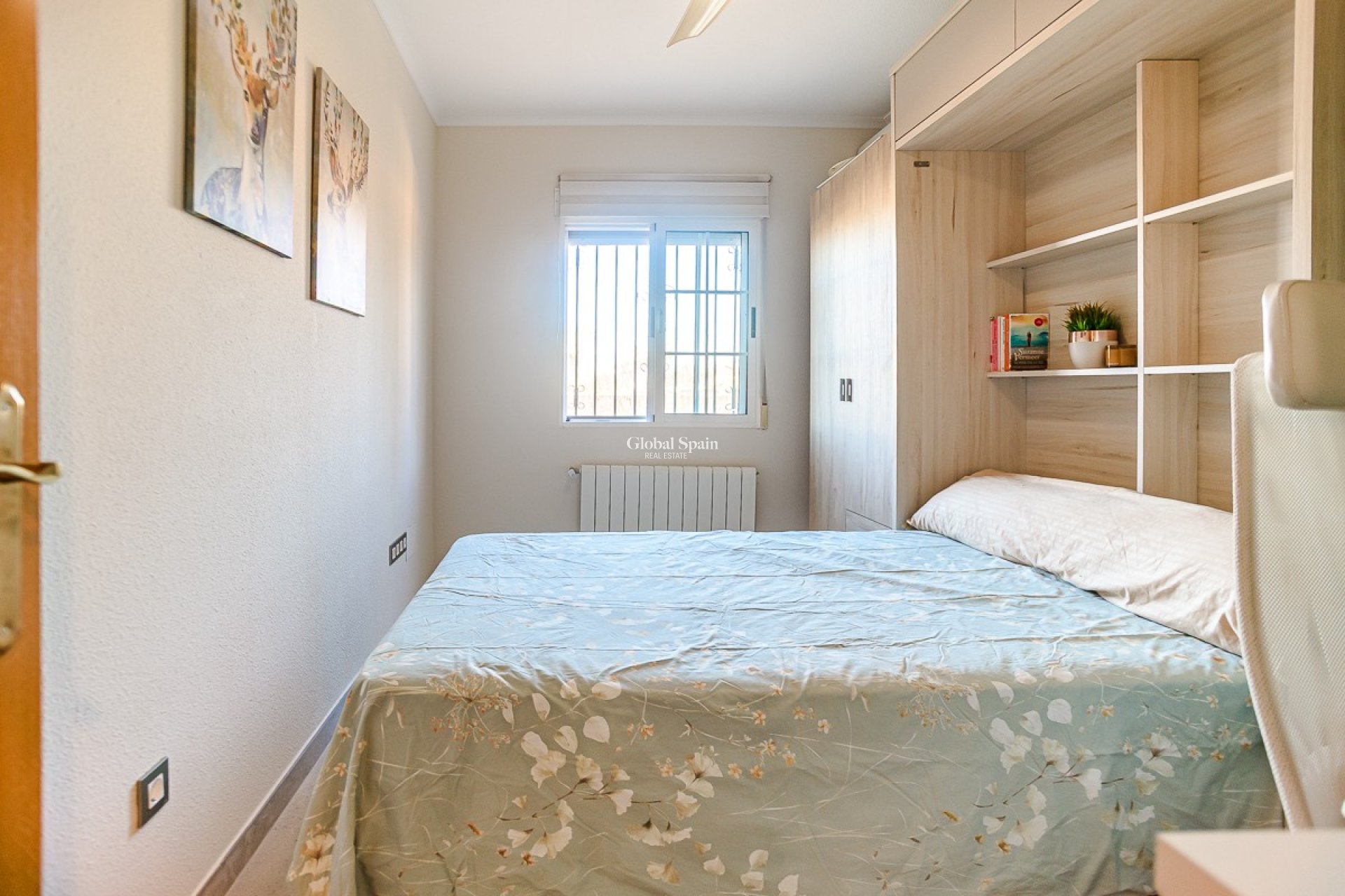 Wederverkoop - VILLA -
CATRAL - Catral