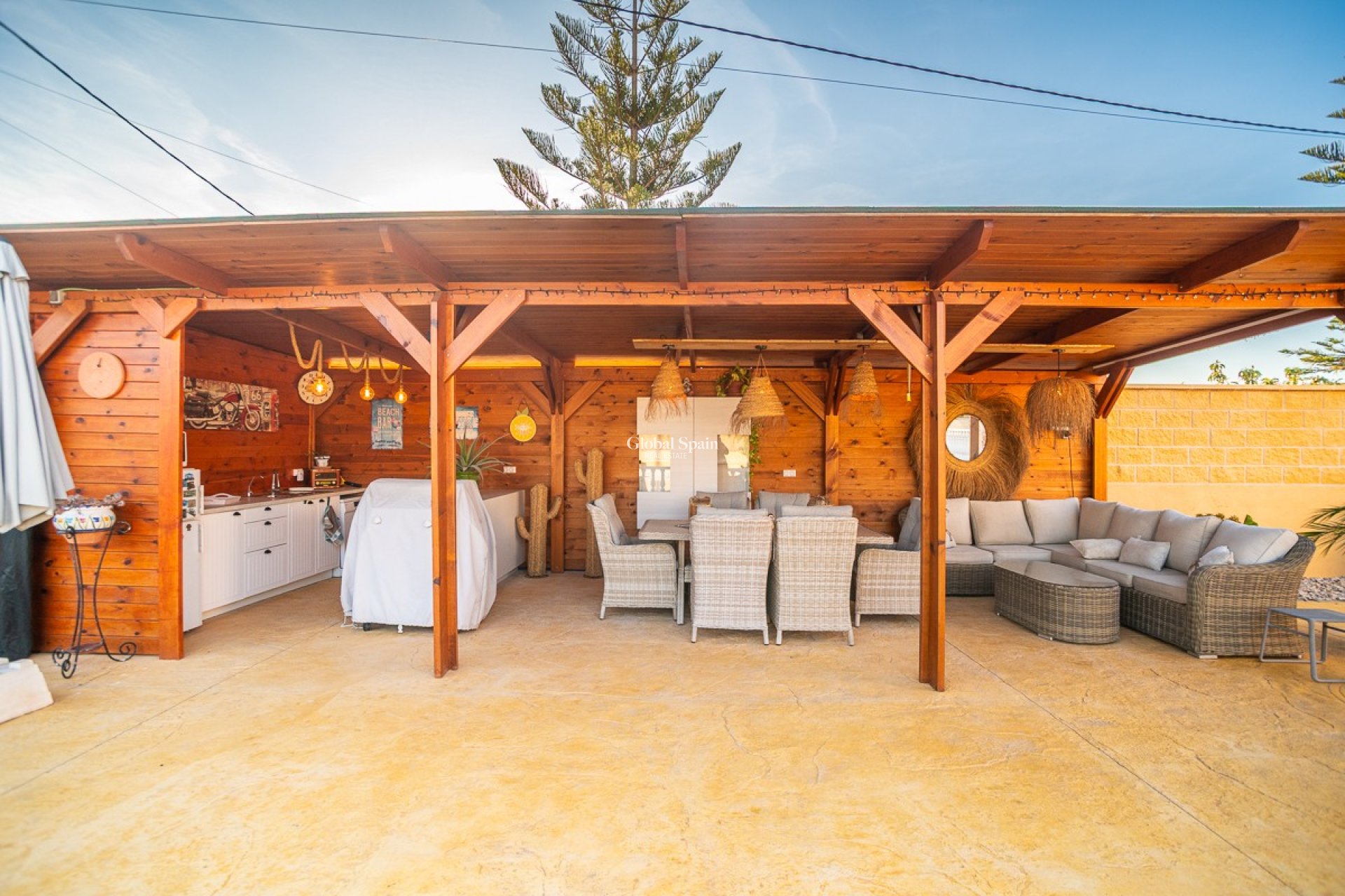 Wederverkoop - VILLA -
CATRAL - Catral