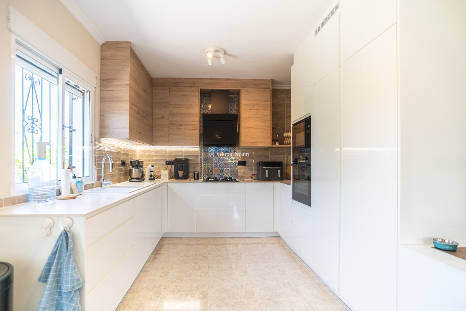 Wederverkoop - VILLA -
CATRAL - Catral