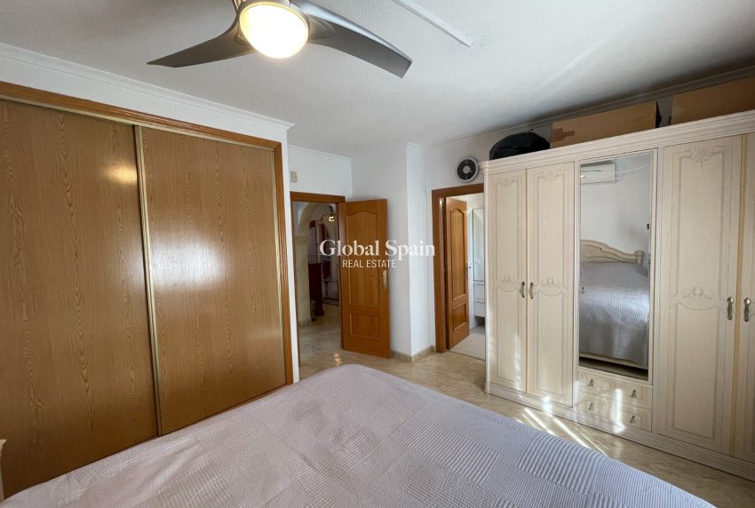 Wederverkoop - VILLA -
CATRAL - Costa Blanca