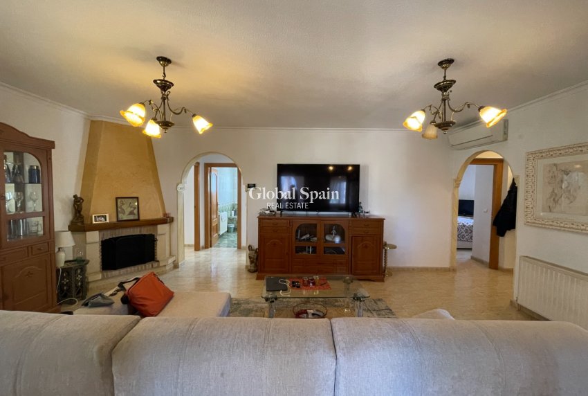 Wederverkoop - VILLA -
CATRAL - Costa Blanca