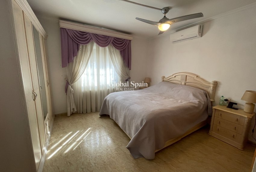 Wederverkoop - VILLA -
CATRAL - Costa Blanca