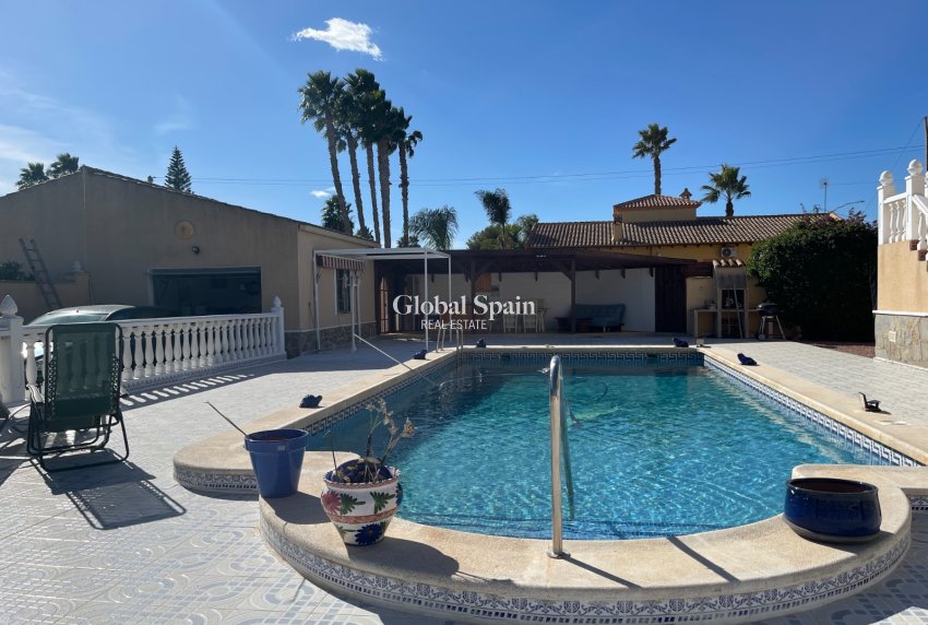 Wederverkoop - VILLA -
CATRAL - Costa Blanca