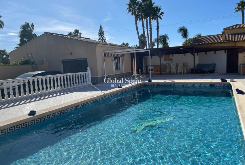 Wederverkoop - VILLA -
CATRAL - Costa Blanca