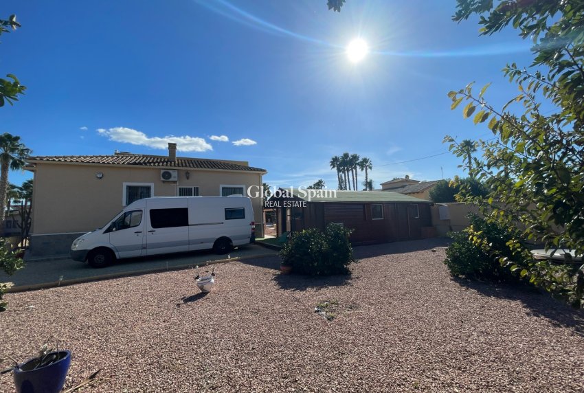 Wederverkoop - VILLA -
CATRAL - Costa Blanca