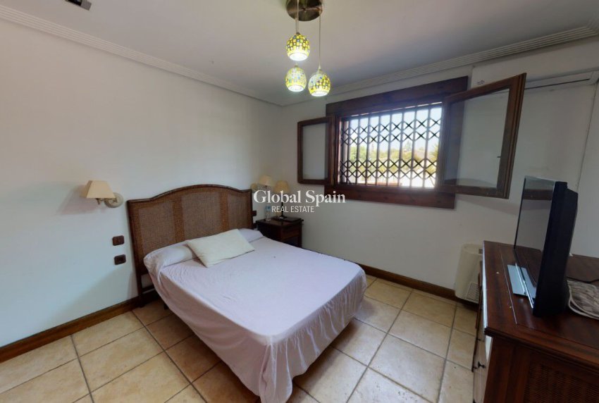 Wederverkoop - VILLA -
CATRAL - Costa Blanca