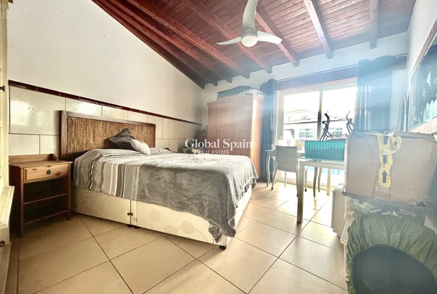 Wederverkoop - VILLA -
CATRAL - Costa Blanca