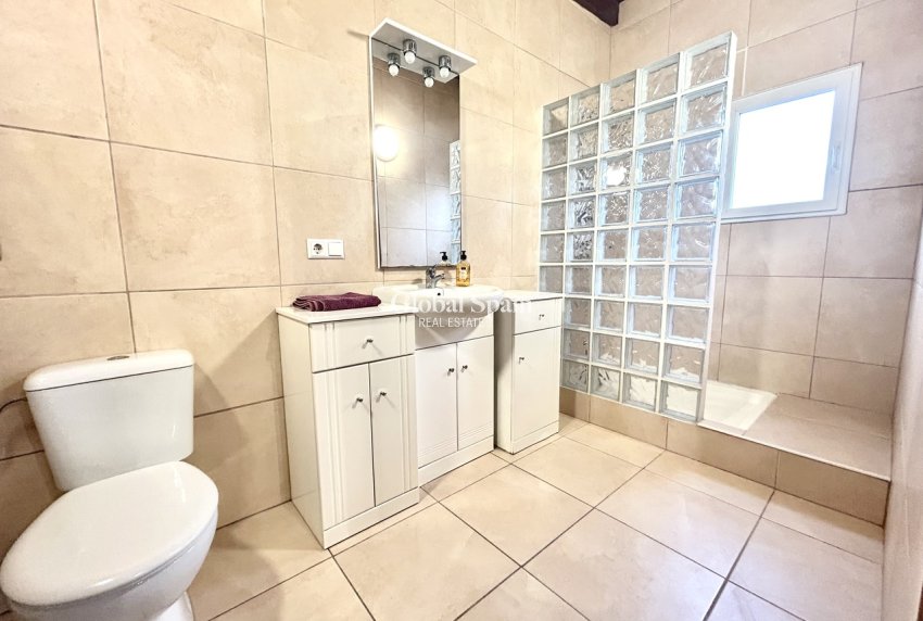 Wederverkoop - VILLA -
CATRAL - Costa Blanca