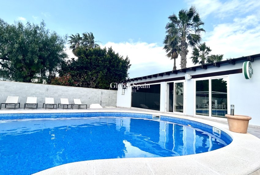 Wederverkoop - VILLA -
CATRAL - Costa Blanca