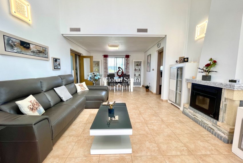 Wederverkoop - VILLA -
CATRAL - Costa Blanca