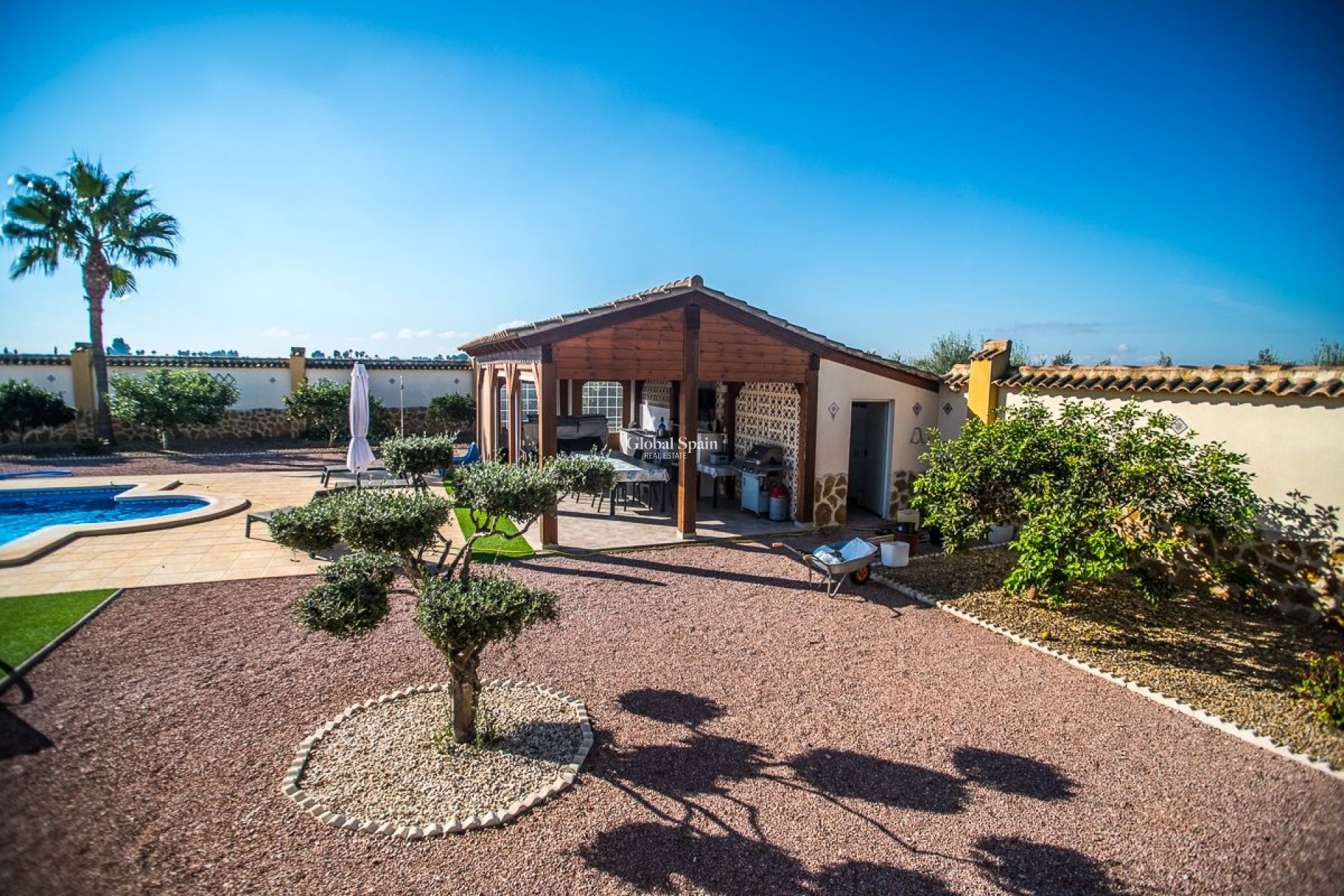 Wederverkoop - VILLA -
CATRAL
