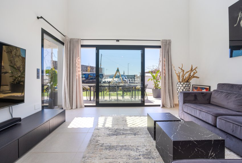 Wederverkoop - VILLA -
CIUDAD QUESADA - center