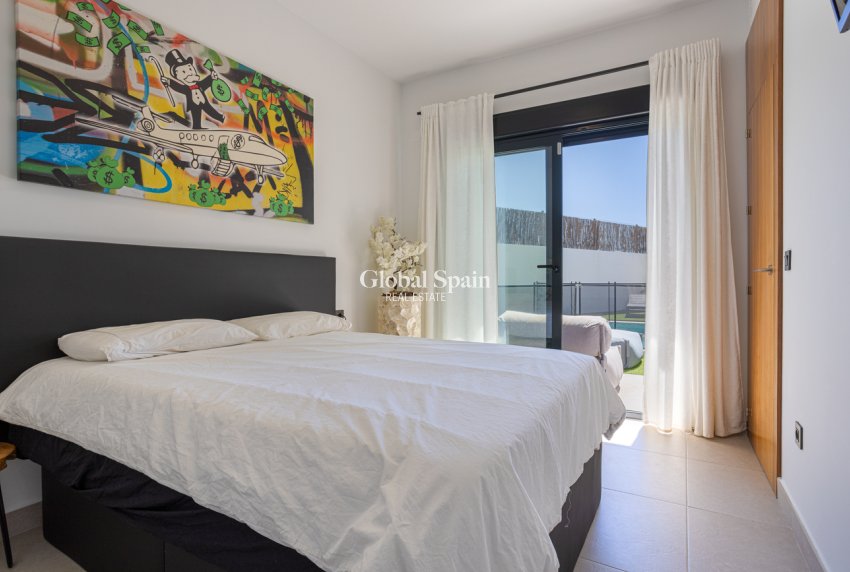 Wederverkoop - VILLA -
CIUDAD QUESADA - center
