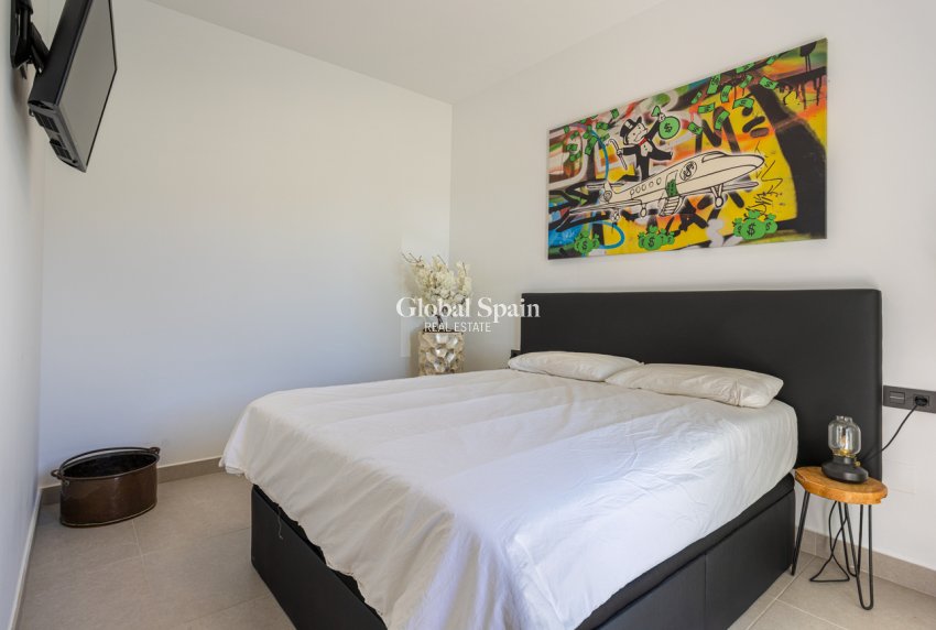 Wederverkoop - VILLA -
CIUDAD QUESADA - center