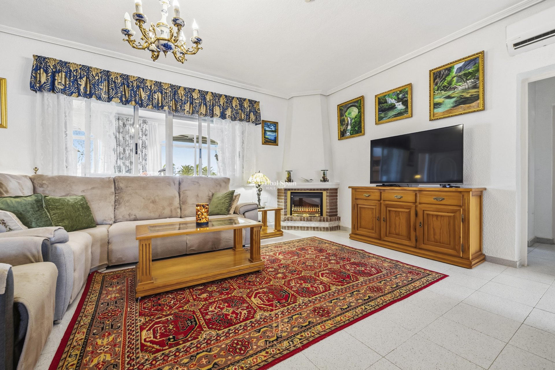 Wederverkoop - VILLA -
CIUDAD QUESADA - Centro