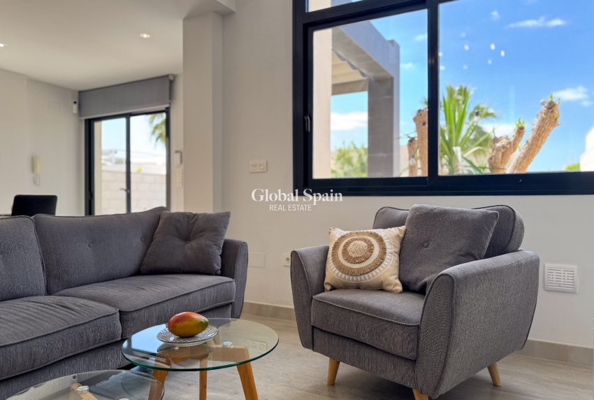 Wederverkoop - VILLA -
CIUDAD QUESADA - Rojales