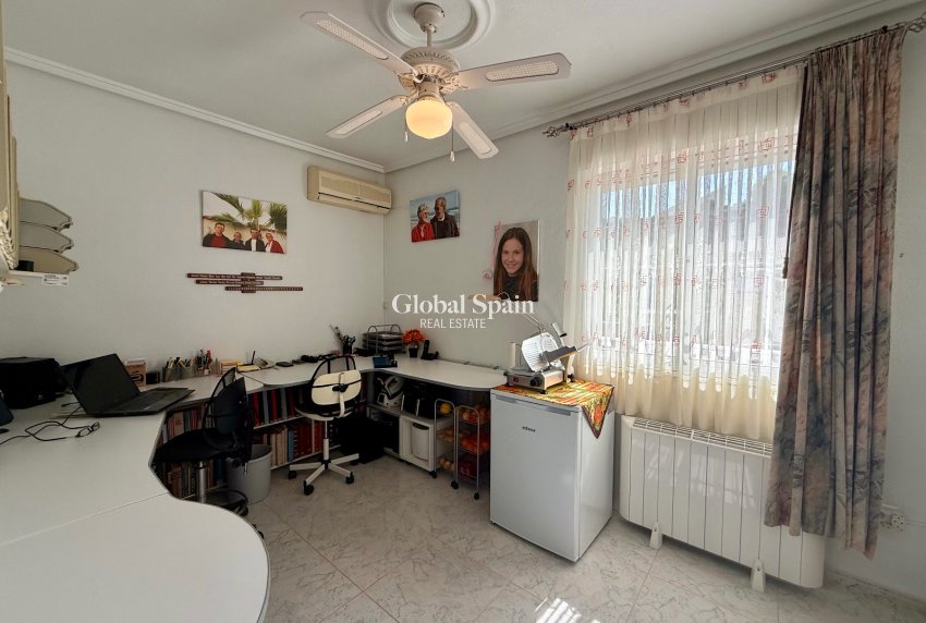 Wederverkoop - VILLA -
CIUDAD QUESADA - Rojales