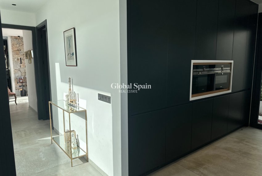 Wederverkoop - VILLA -
CIUDAD QUESADA